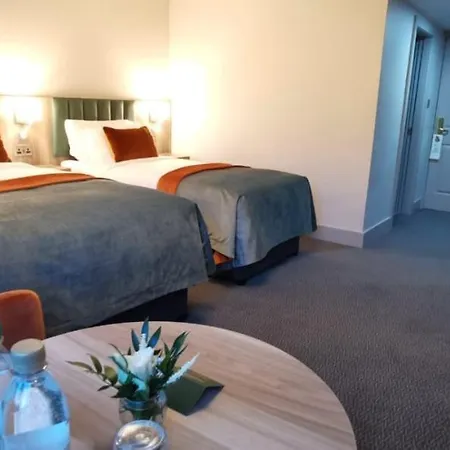 Otel Greenhills 4*