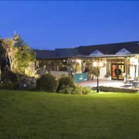 فندق Greenhills 4*