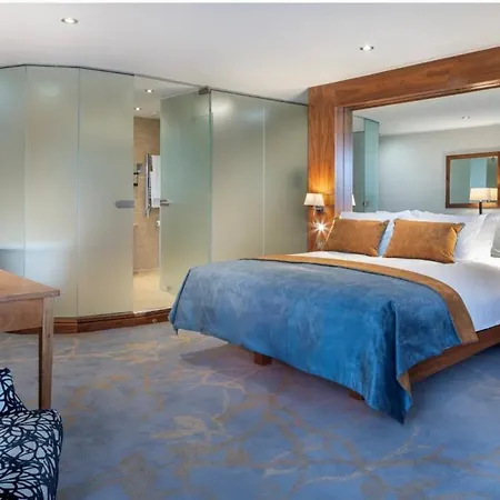 Greenhills Hotel