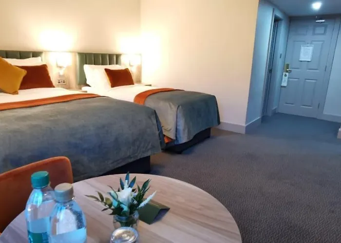 Отель Greenhills 4*