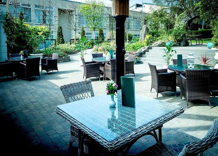 Greenhills Отель