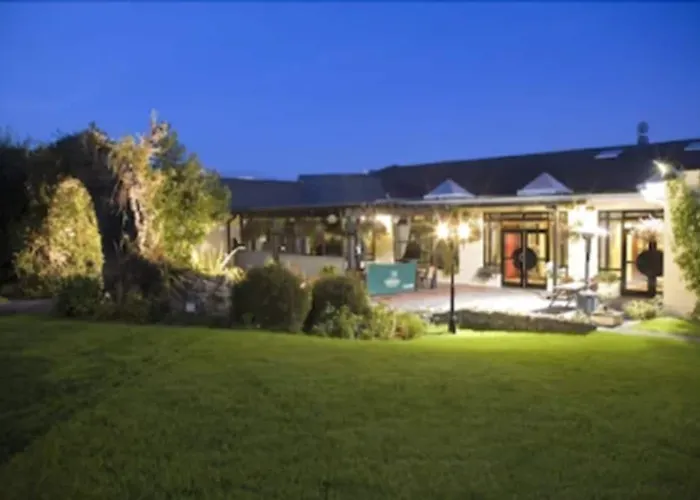 Отель Greenhills 4*