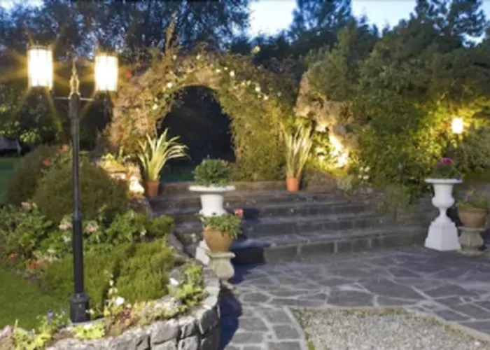 Отель Greenhills 4*