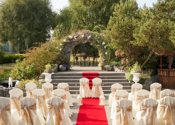 Отель Greenhills 4*