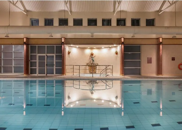 Отель Greenhills 4*