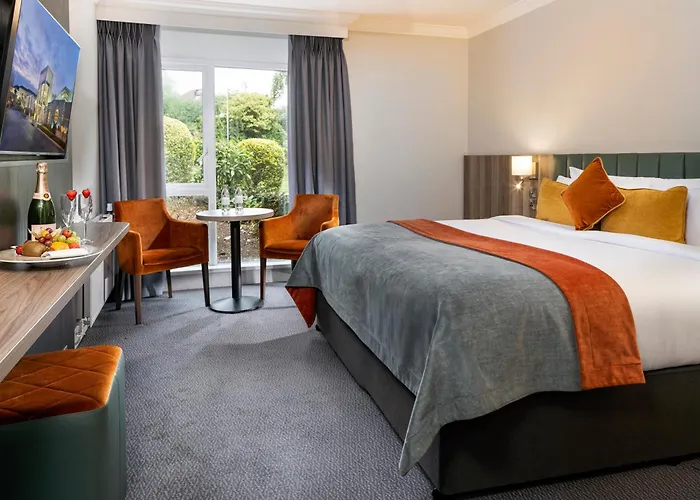 Greenhills Отель